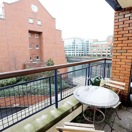 Modern Two Bed With Parking * Dublin